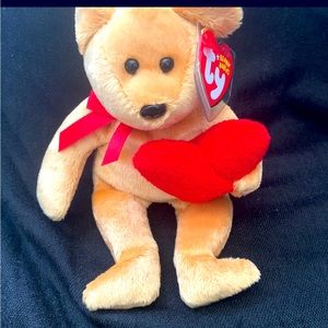 Ty Valentine’s Bear holding a heart, mint condition with tag:tash